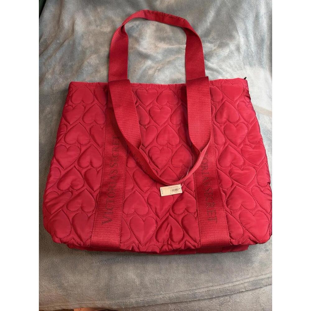Victoria’s Secret Red Quilted Hearts Tote Bag Large Travel Gym Shoulder Bag NWT